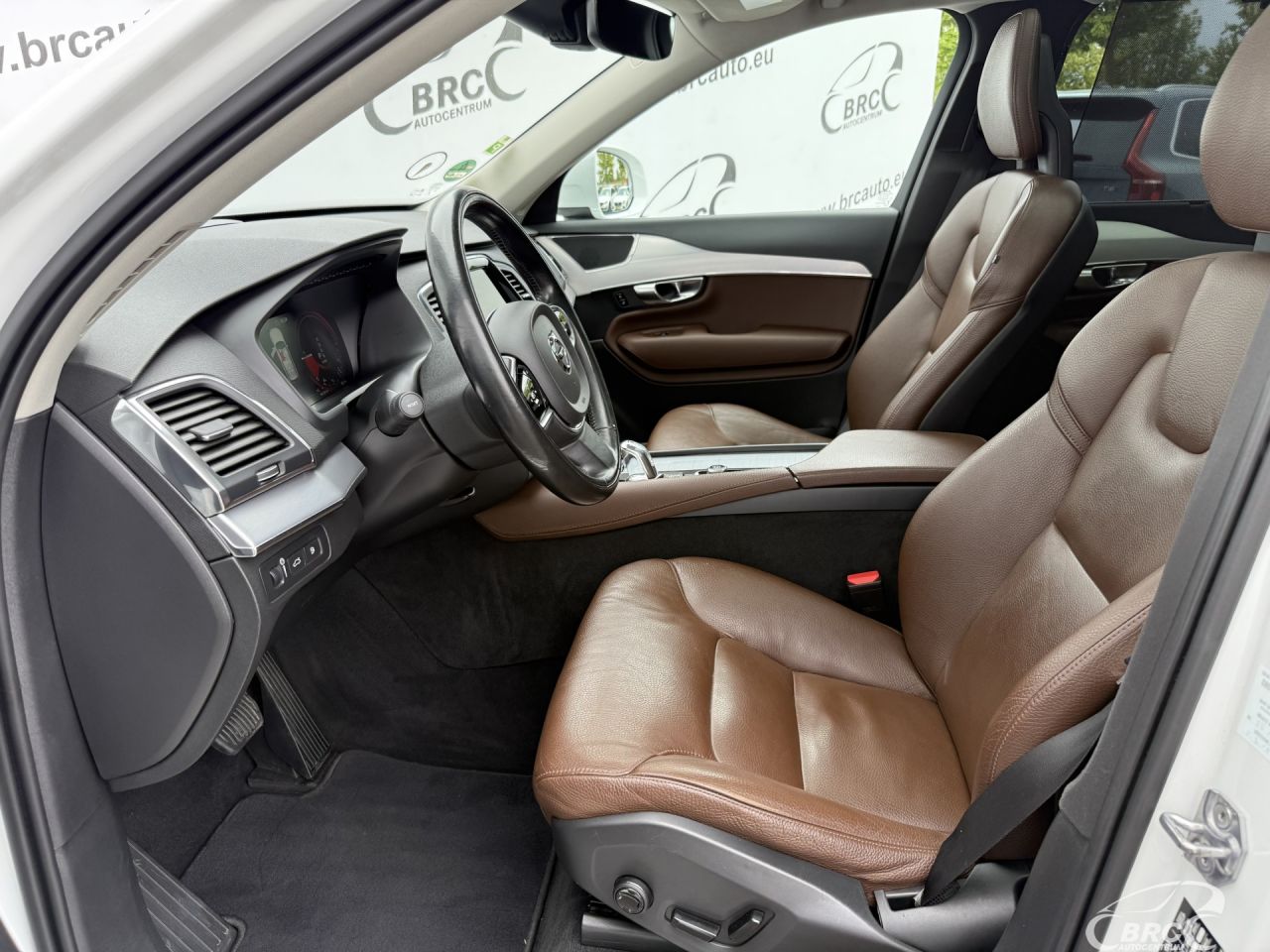 Volvo XC90 | 27