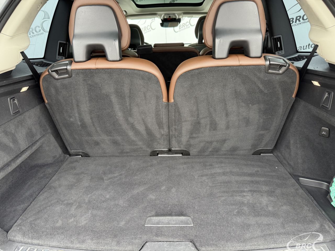 Volvo XC90 | 15