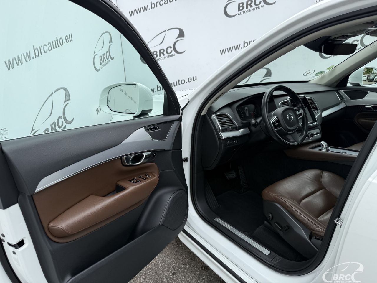 Volvo XC90 | 22