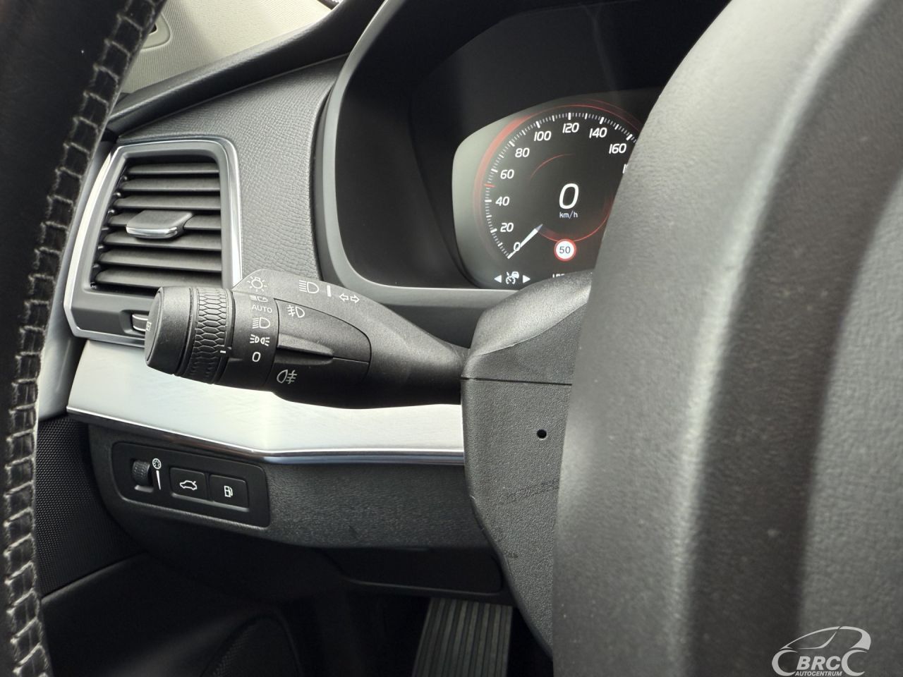 Volvo XC90 | 32