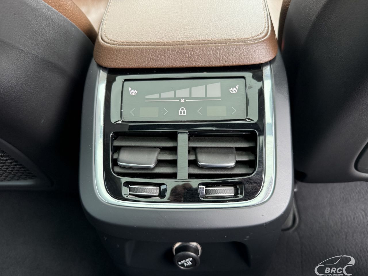 Volvo XC90 | 13