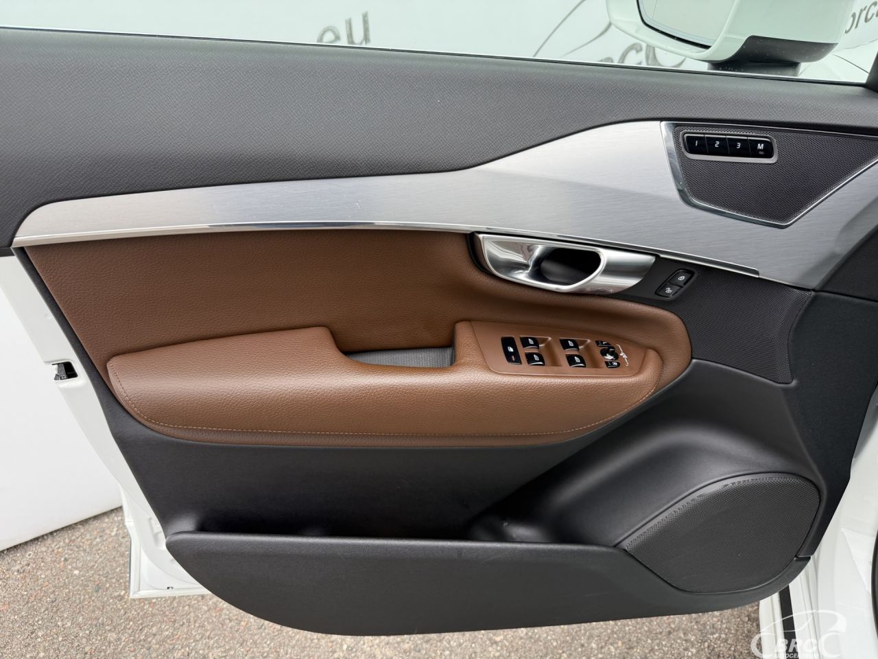 Volvo XC90 | 23