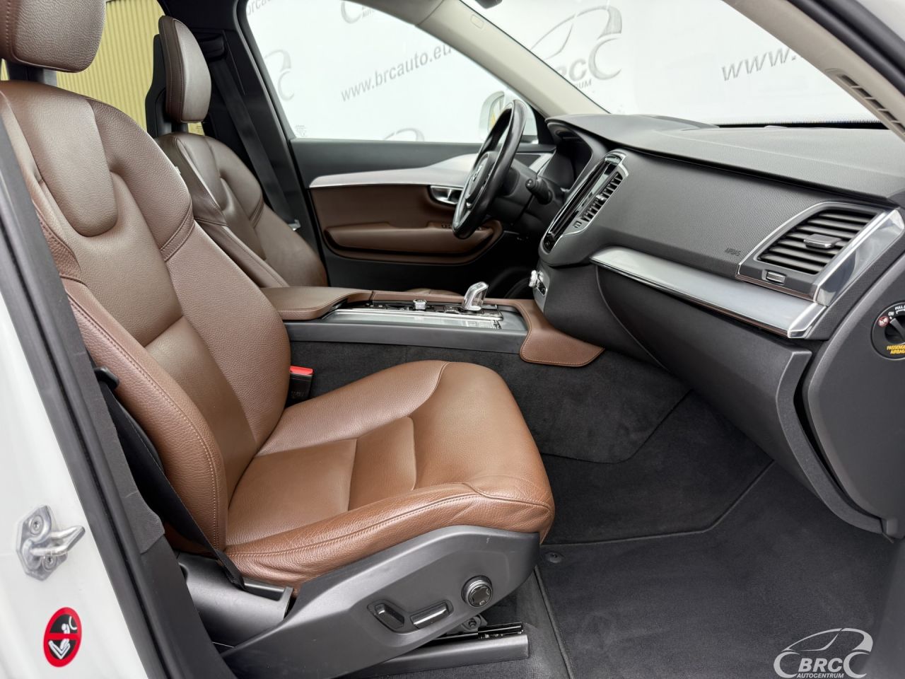 Volvo XC90 | 8