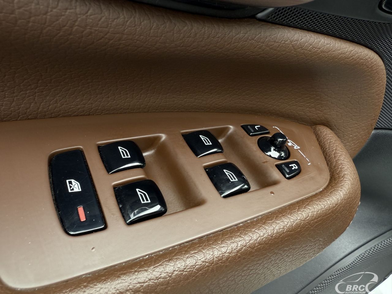 Volvo XC90 | 24