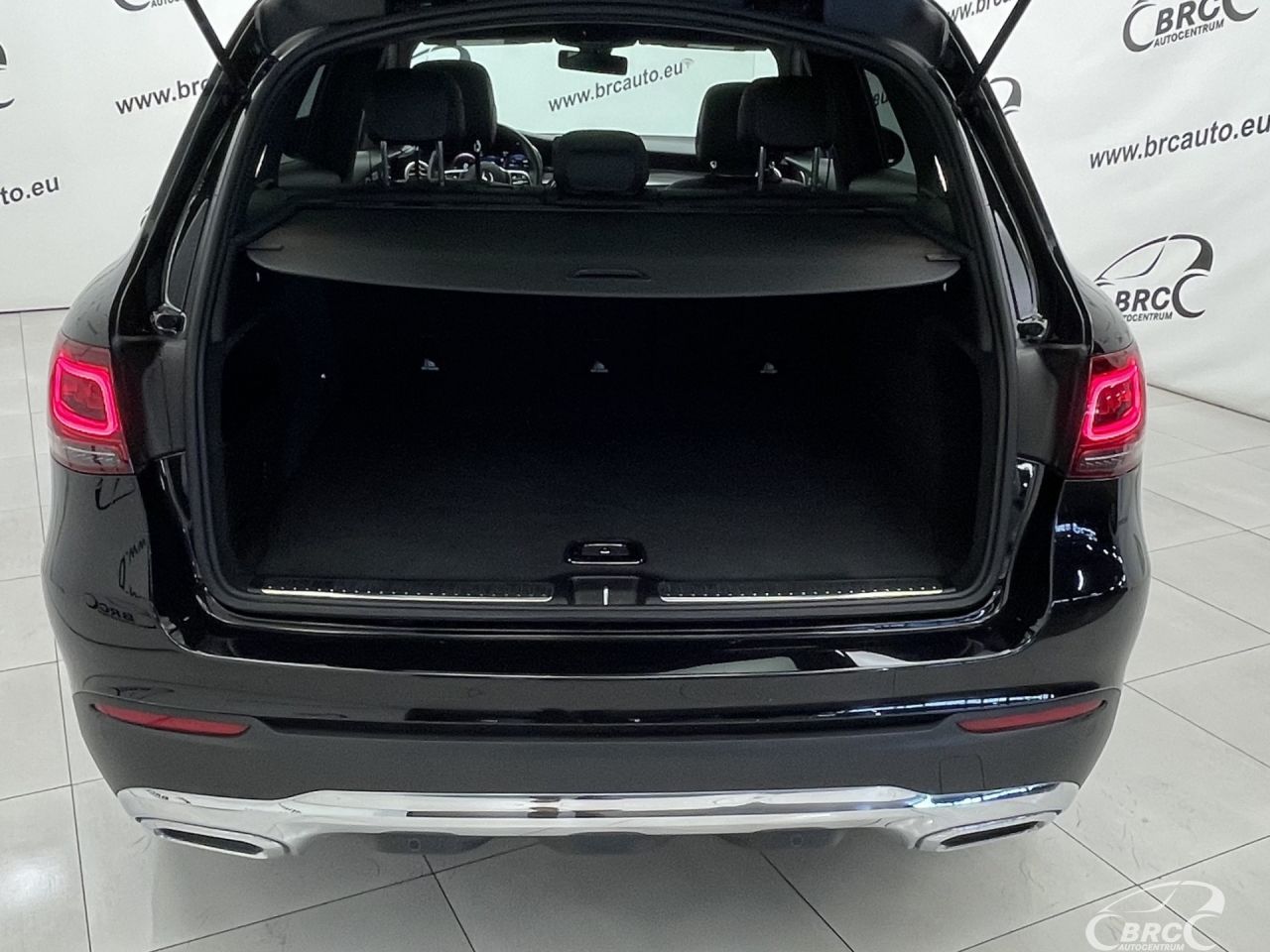Mercedes-Benz GLC300 | 39