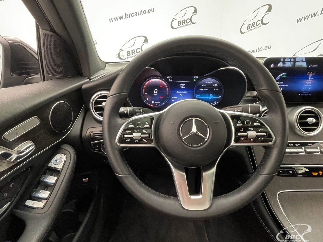 Mercedes-Benz GLC300 | 26