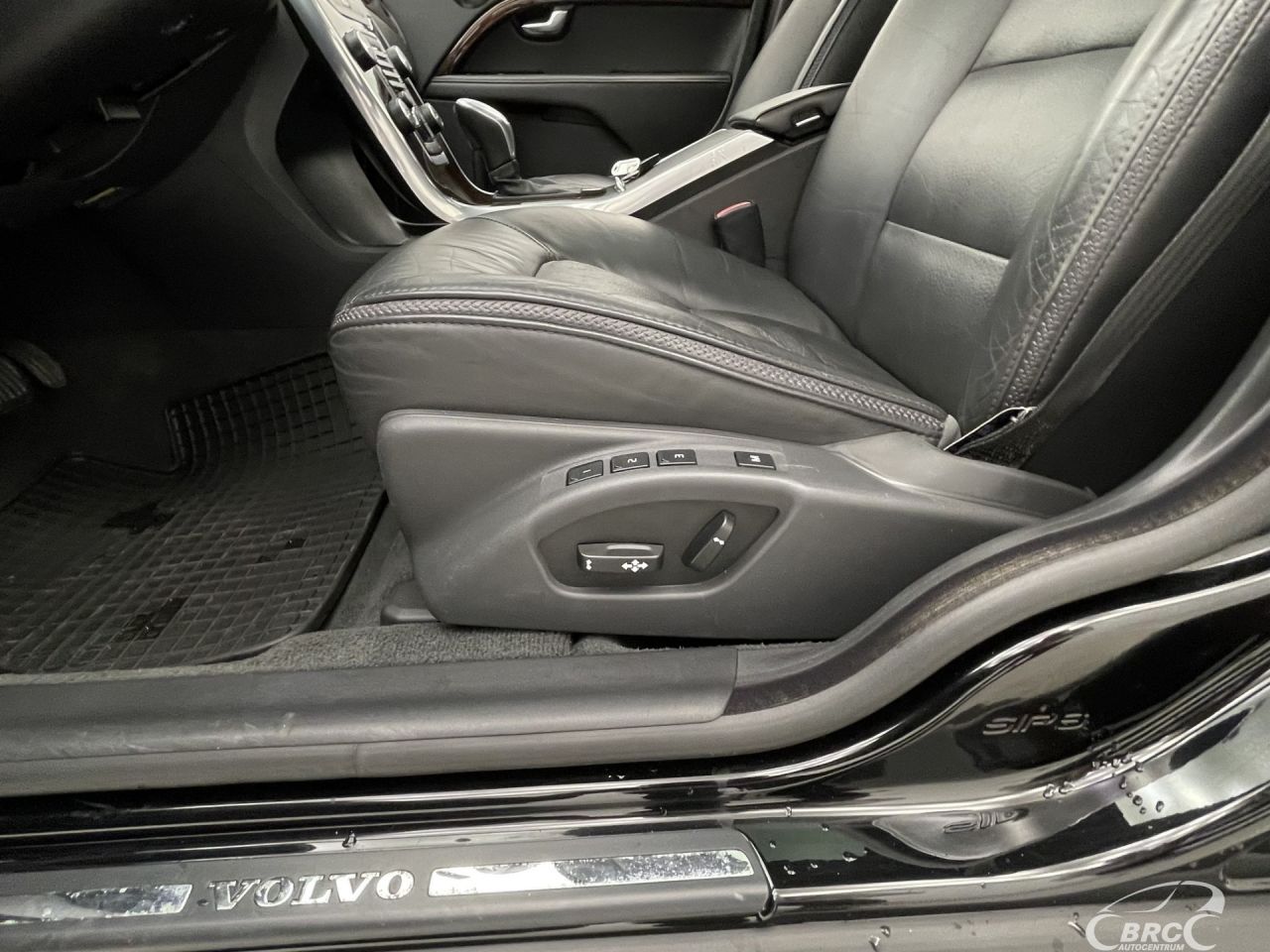 Volvo XC70 | 19