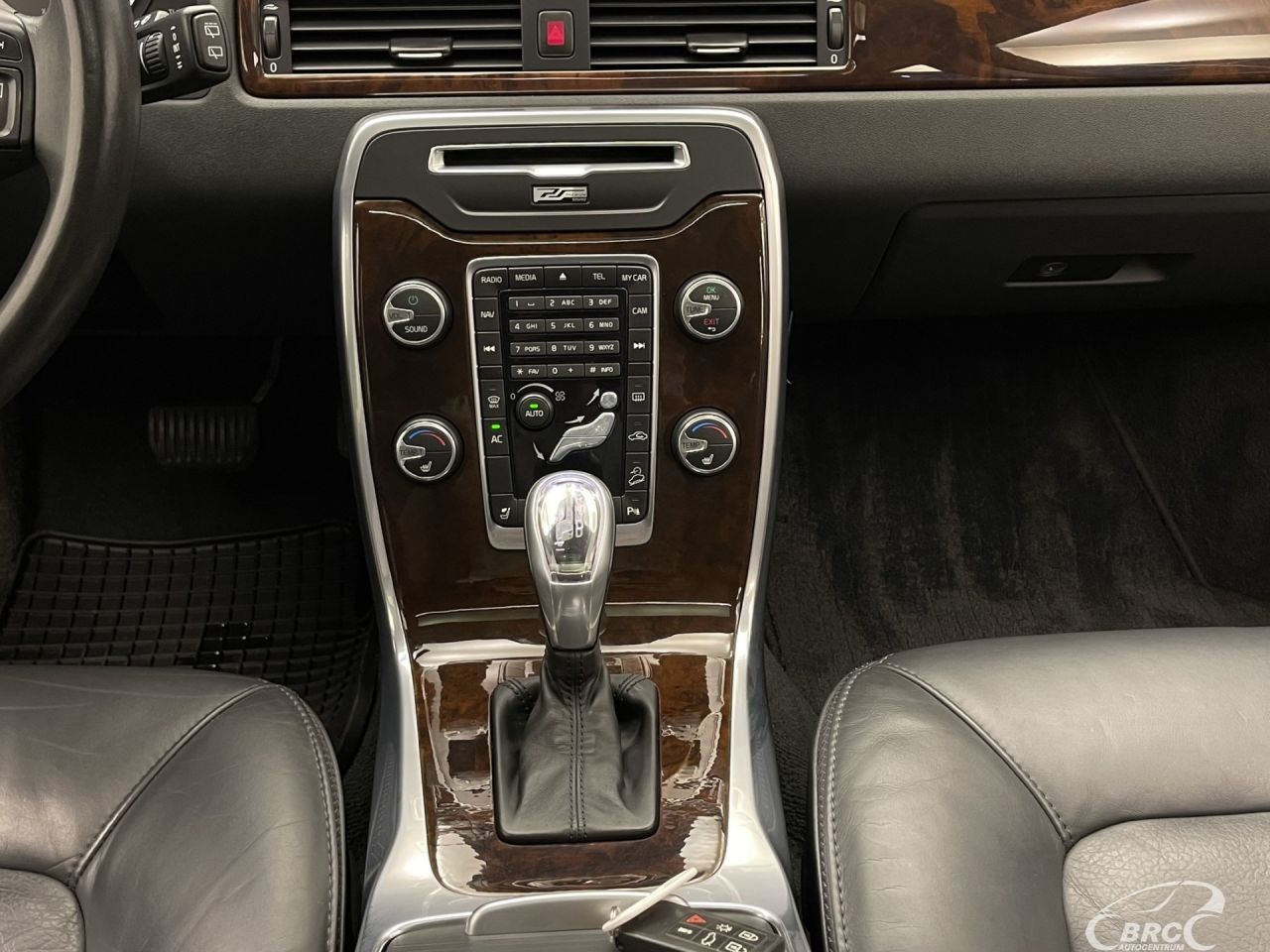 Volvo XC70 | 15
