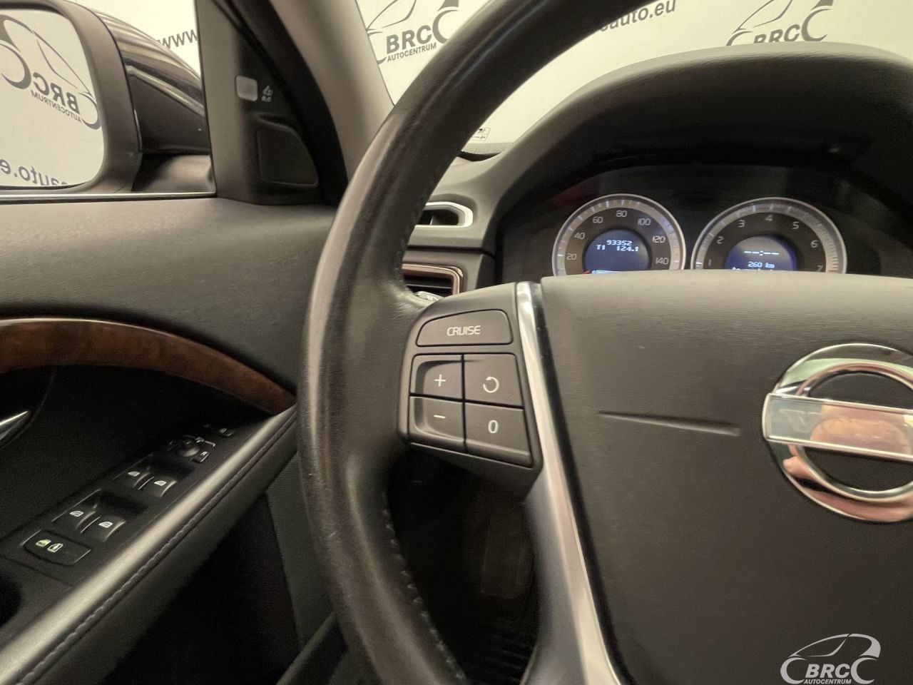 Volvo XC70 | 29