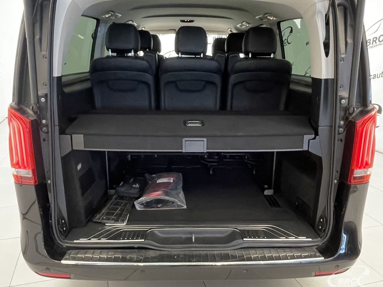 Mercedes-Benz V250 | 40