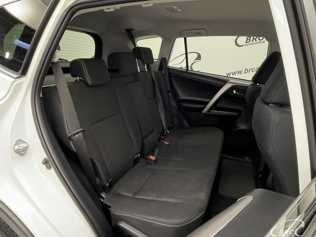Toyota RAV4 | 10