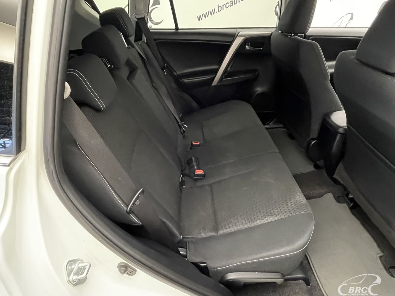 Toyota RAV4 | 9