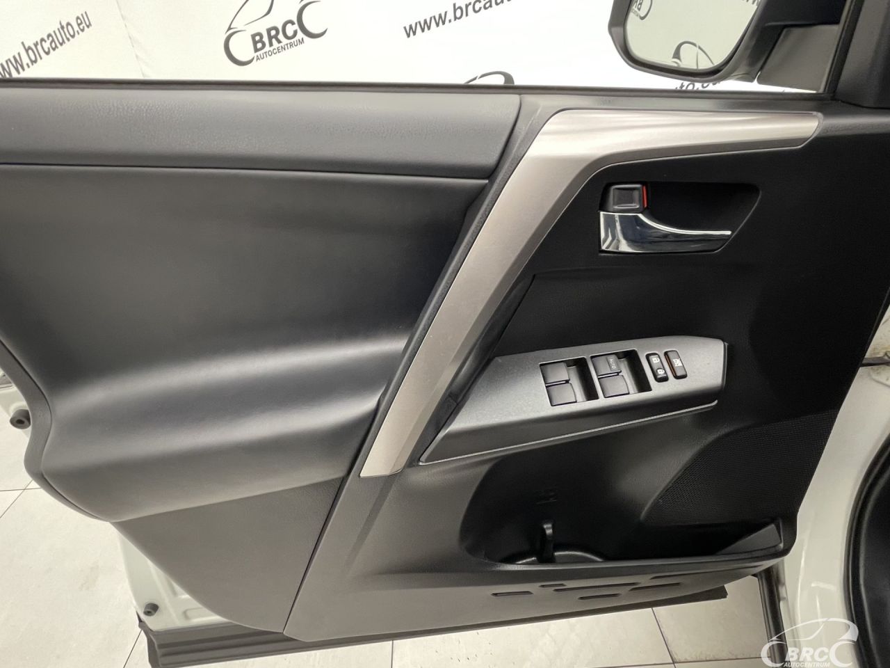 Toyota RAV4 | 20