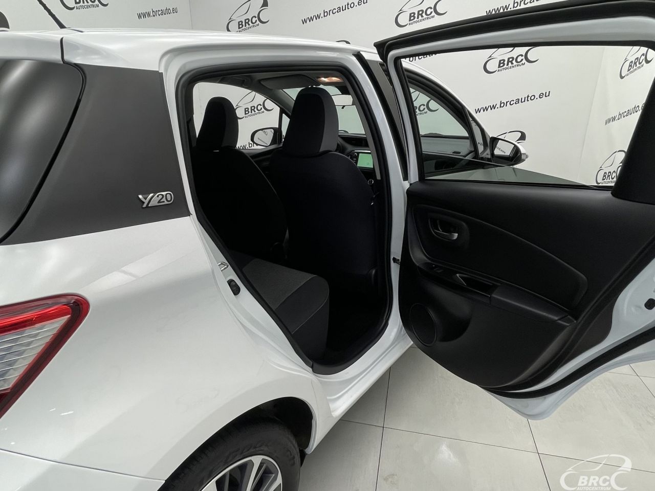 Toyota Yaris | 12