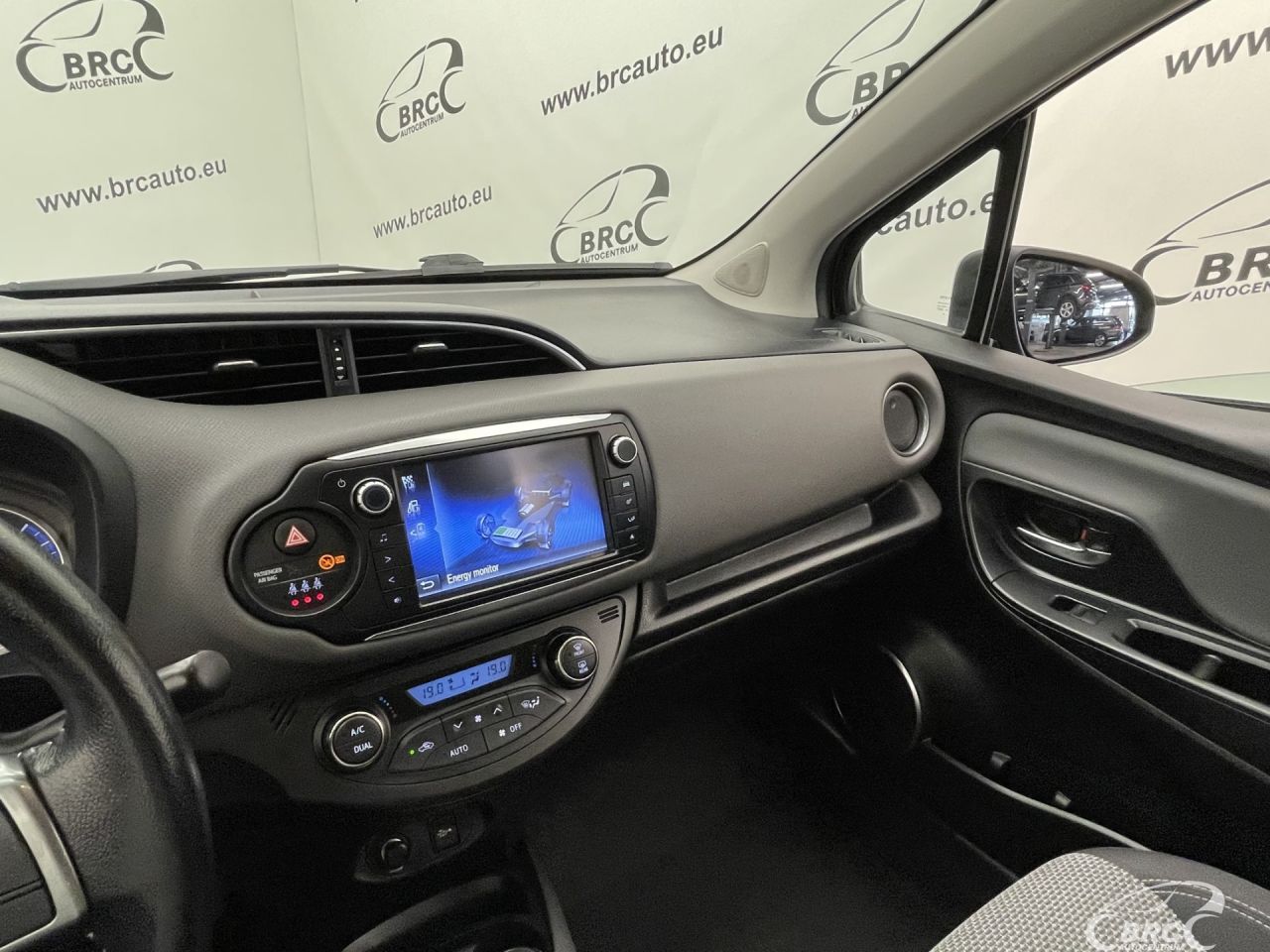 Toyota Yaris | 24