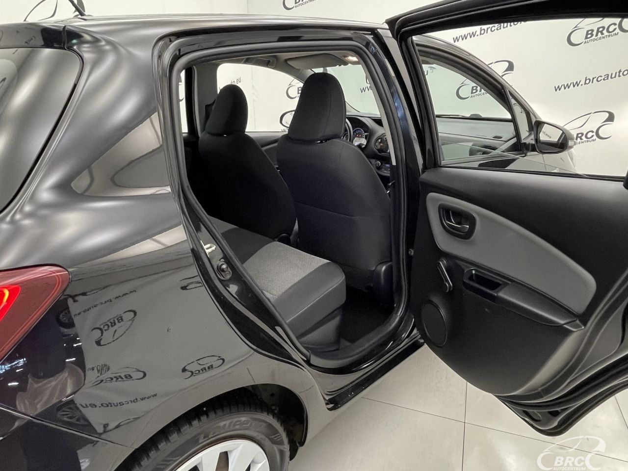 Toyota Yaris | 11