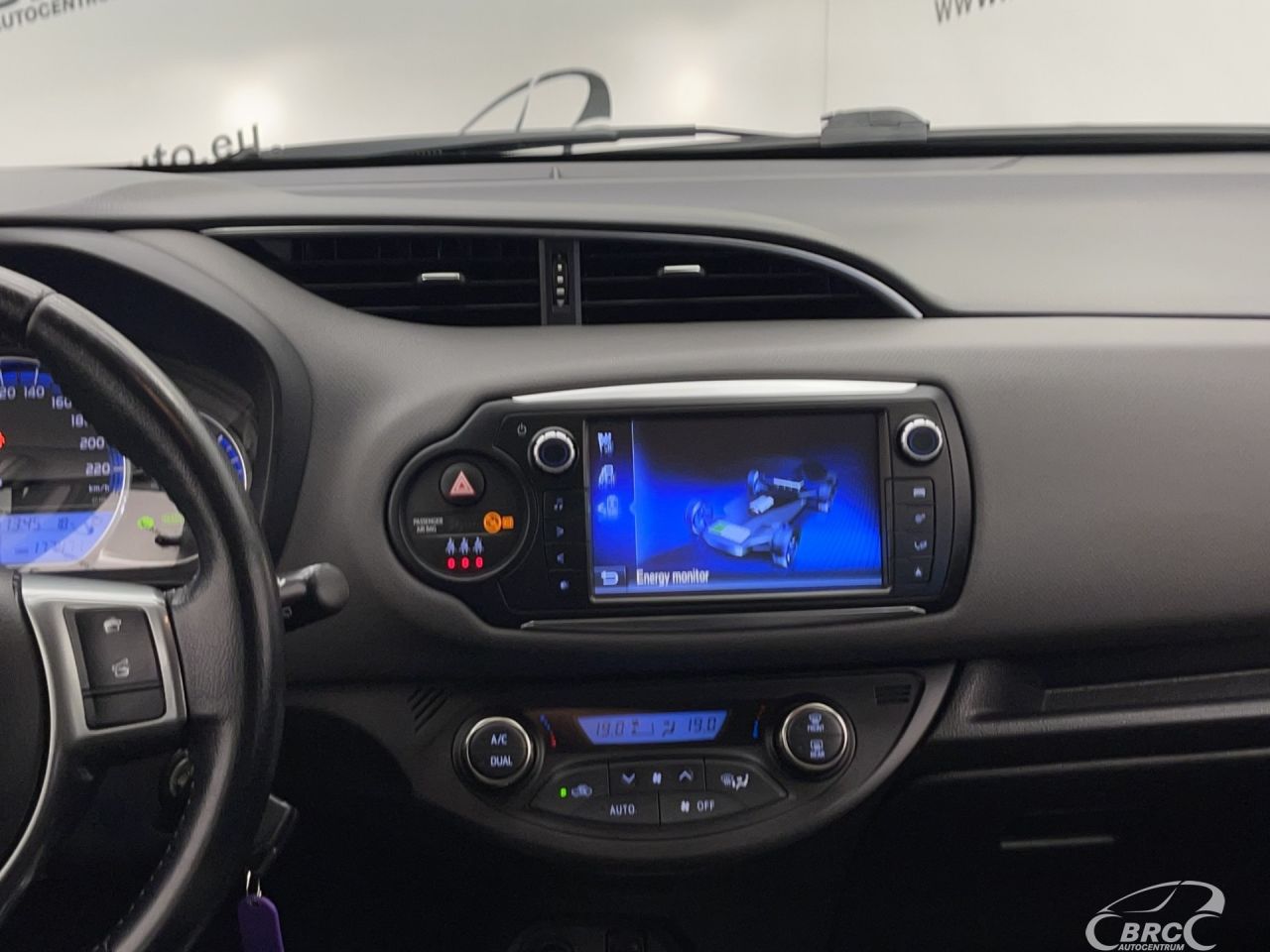Toyota Yaris | 14