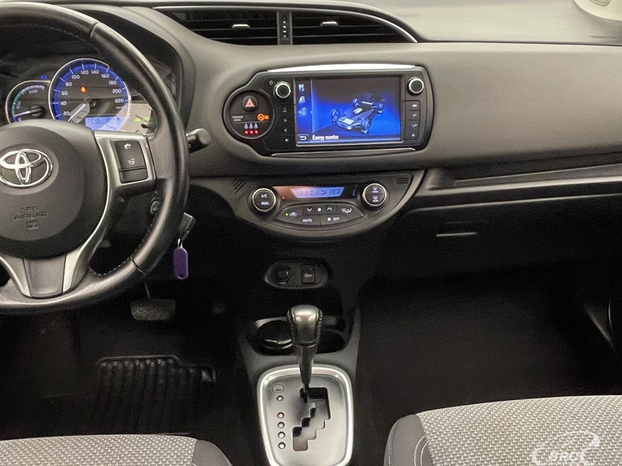 Toyota Yaris | 13