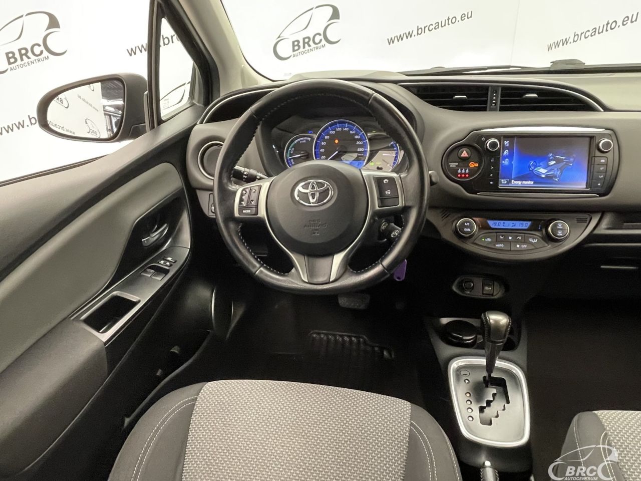 Toyota Yaris | 12