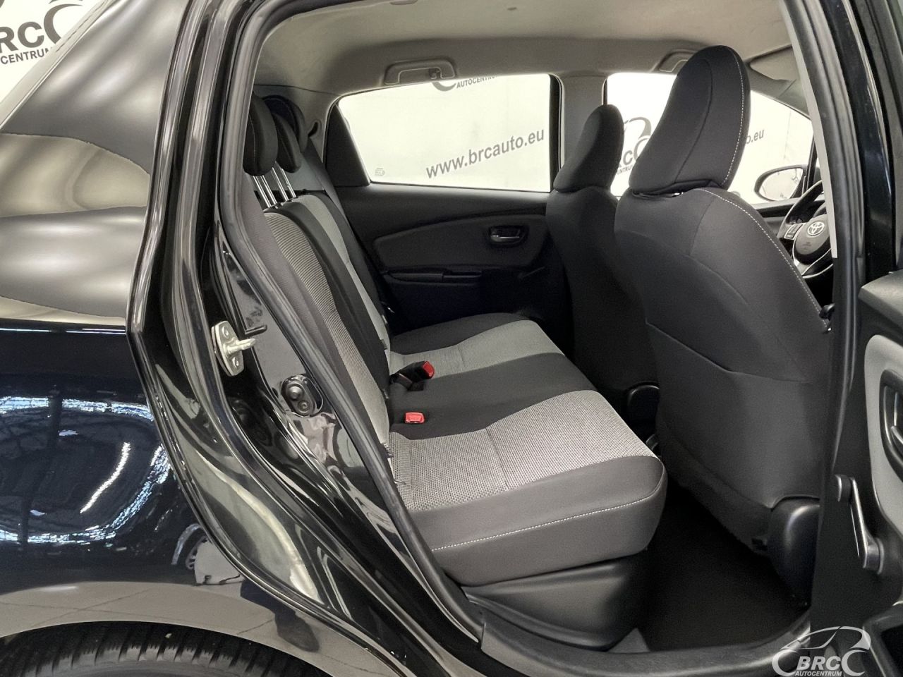 Toyota Yaris | 8