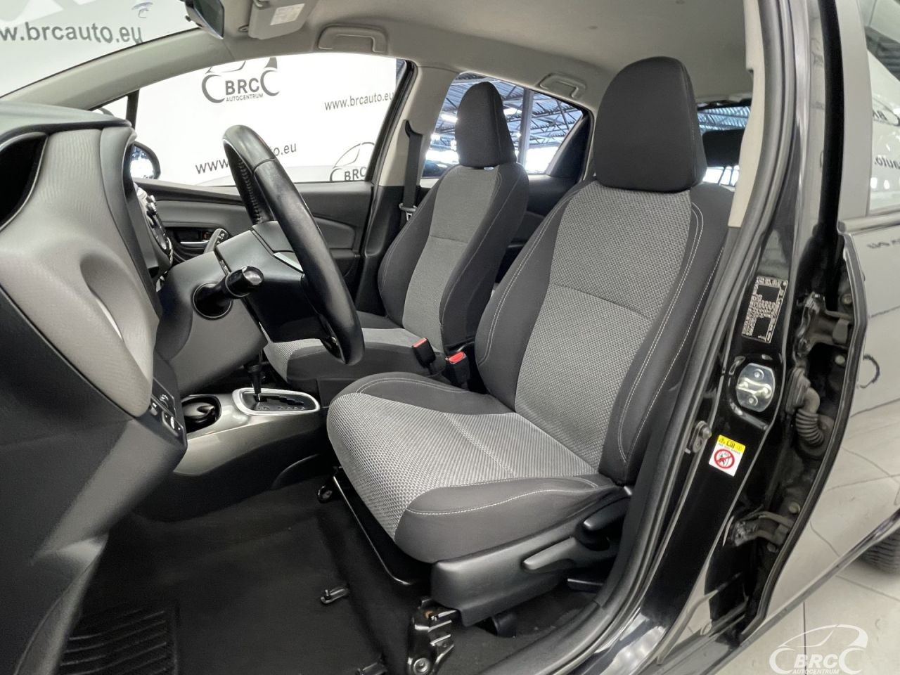 Toyota Yaris | 21