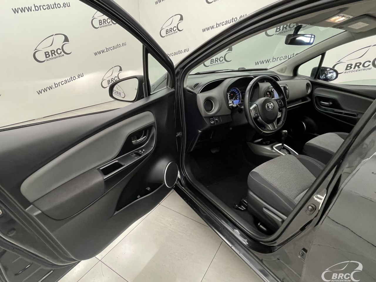 Toyota Yaris | 17