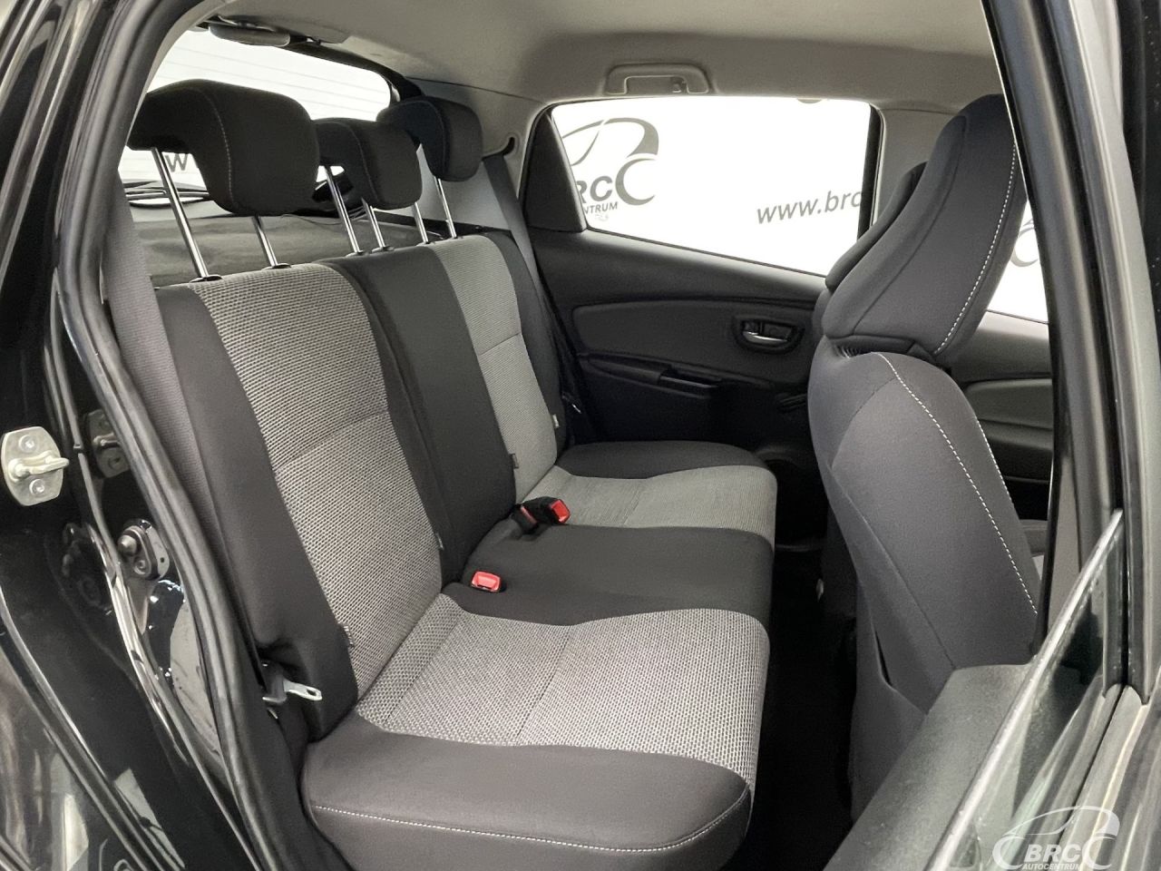 Toyota Yaris | 10