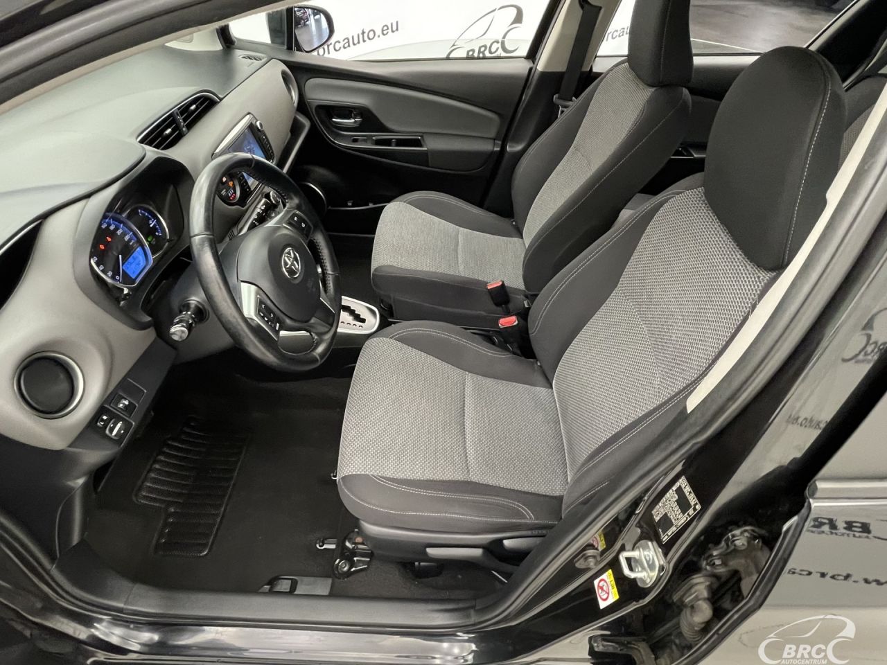 Toyota Yaris | 19