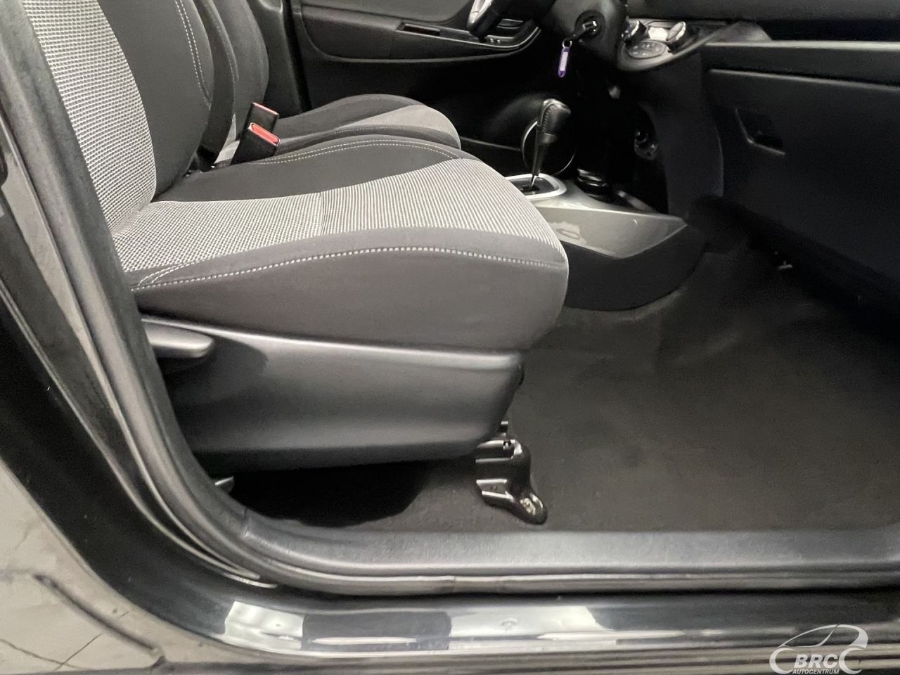 Toyota Yaris | 5