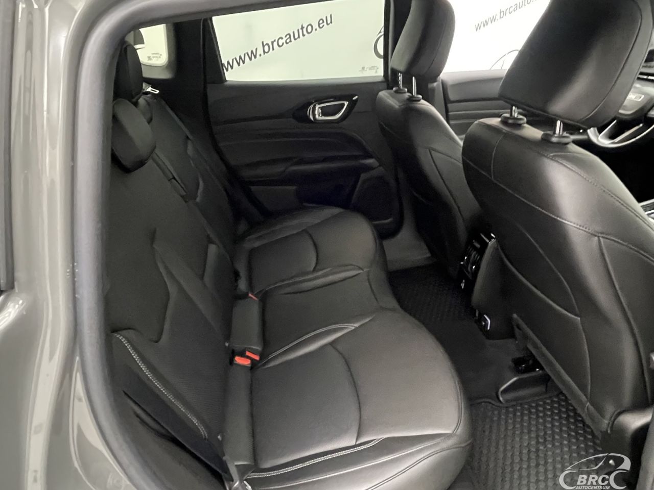 Jeep Compass | 10