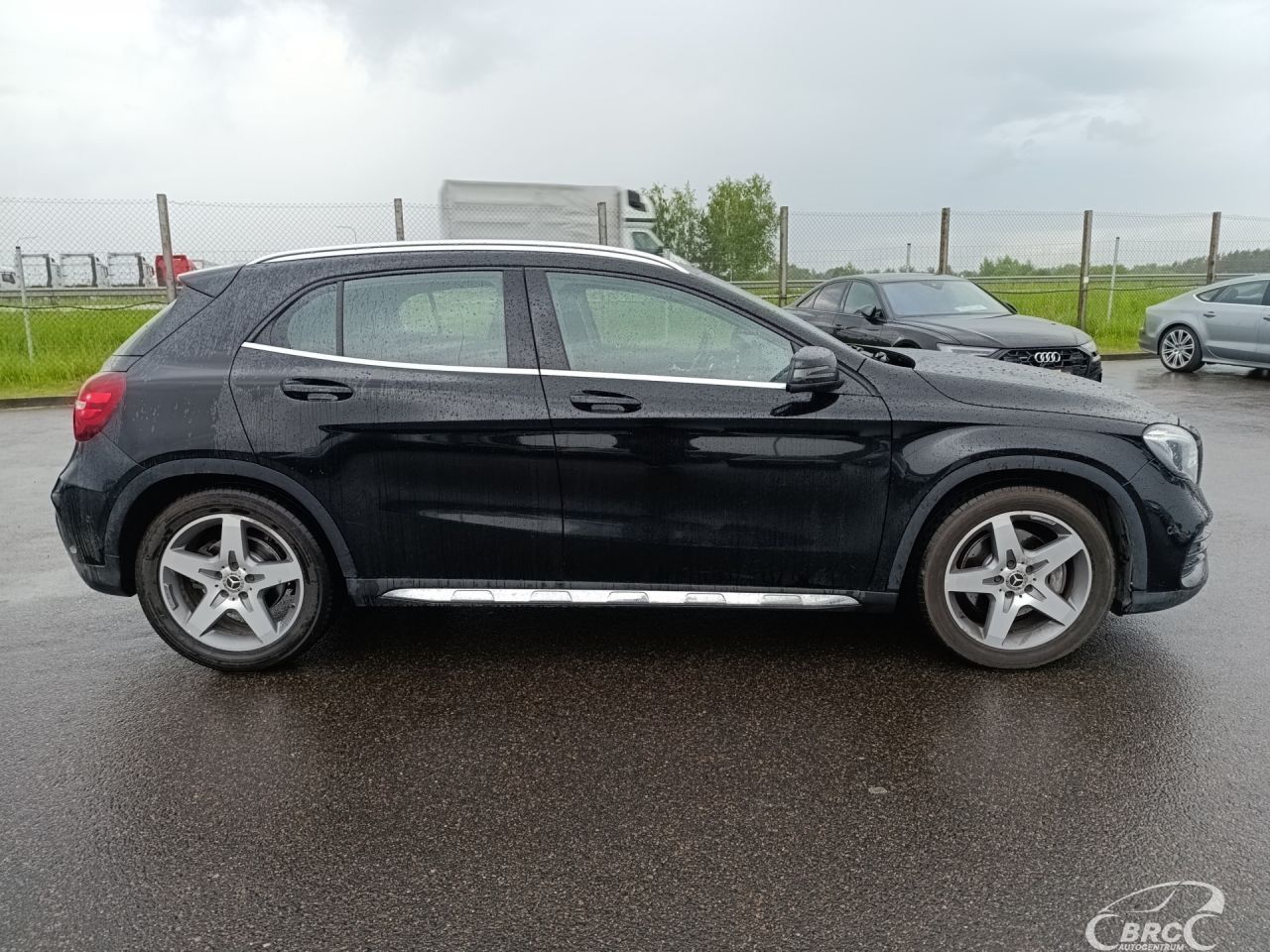 Mercedes-Benz GLA250 | 10
