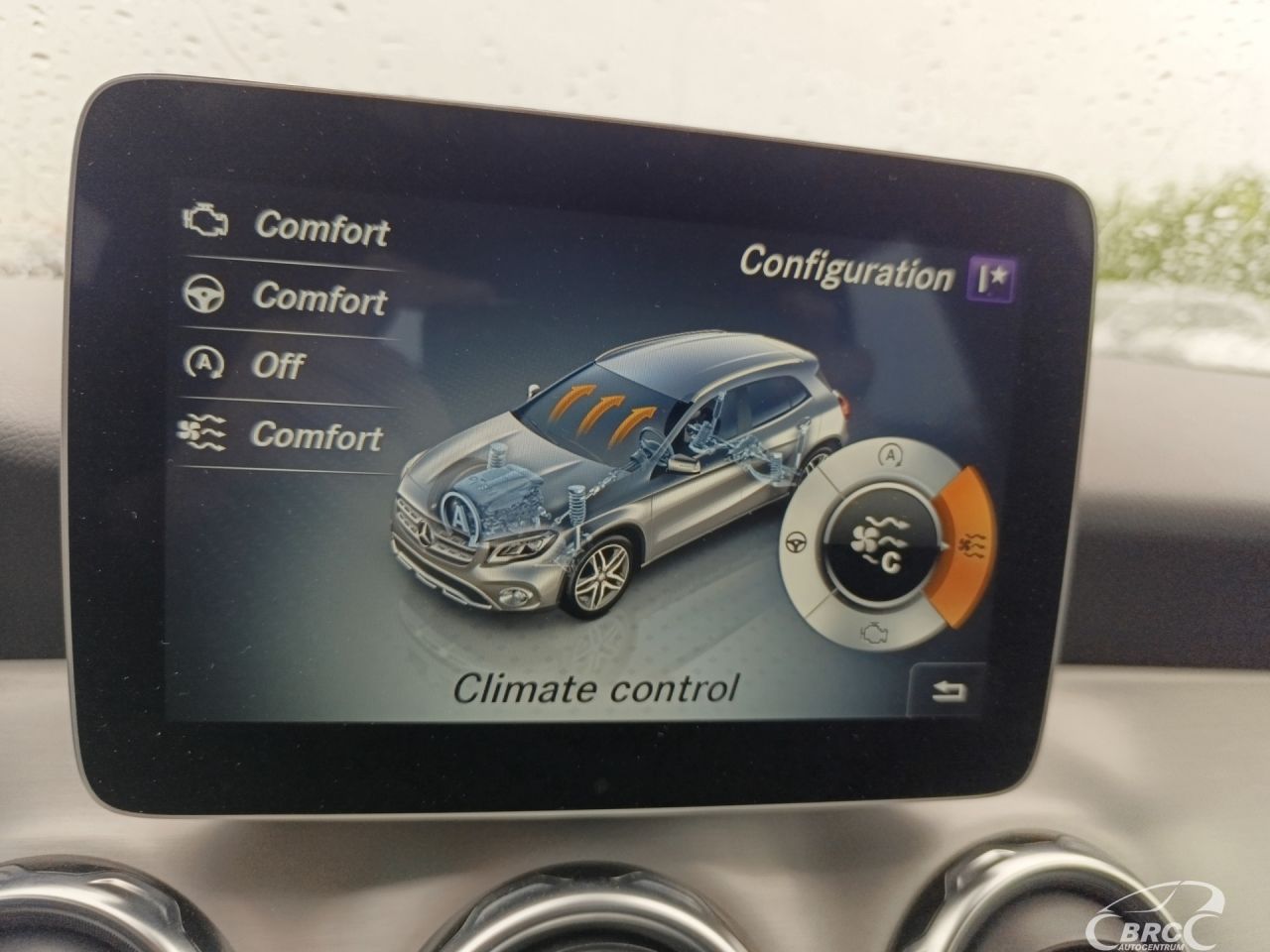 Mercedes-Benz GLA250 | 32
