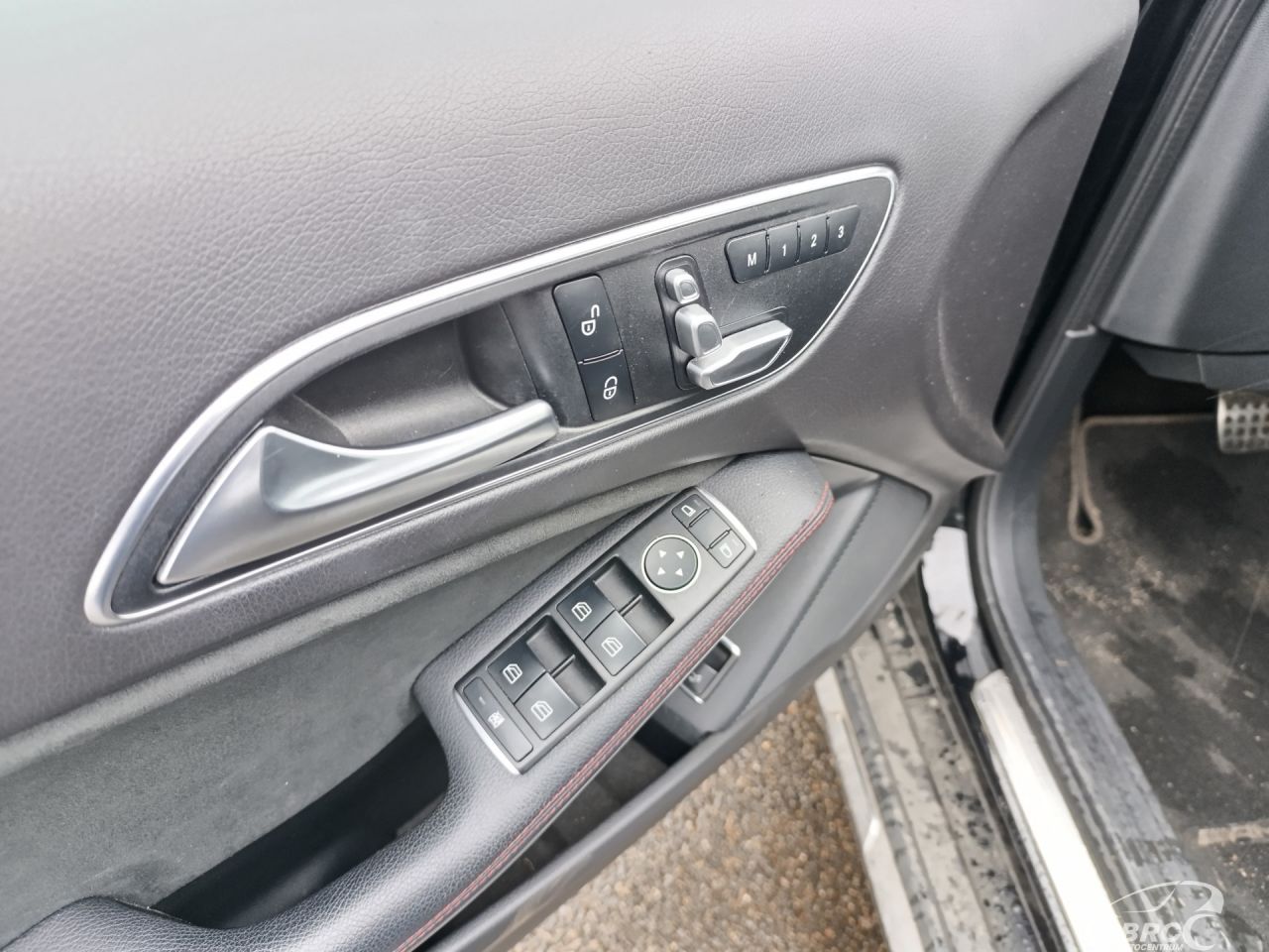 Mercedes-Benz GLA250 | 17