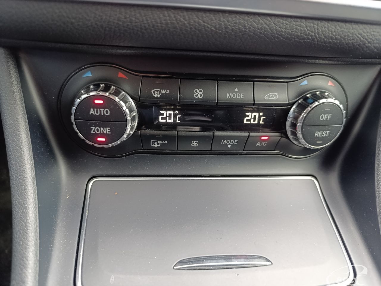 Mercedes-Benz GLA250 | 38