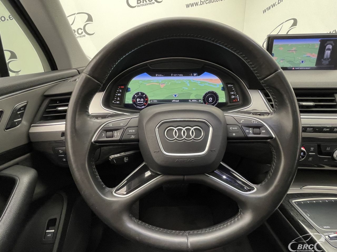 Audi Q7 | 26