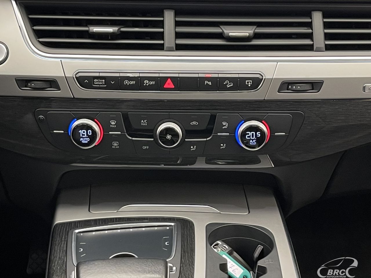 Audi Q7 | 15
