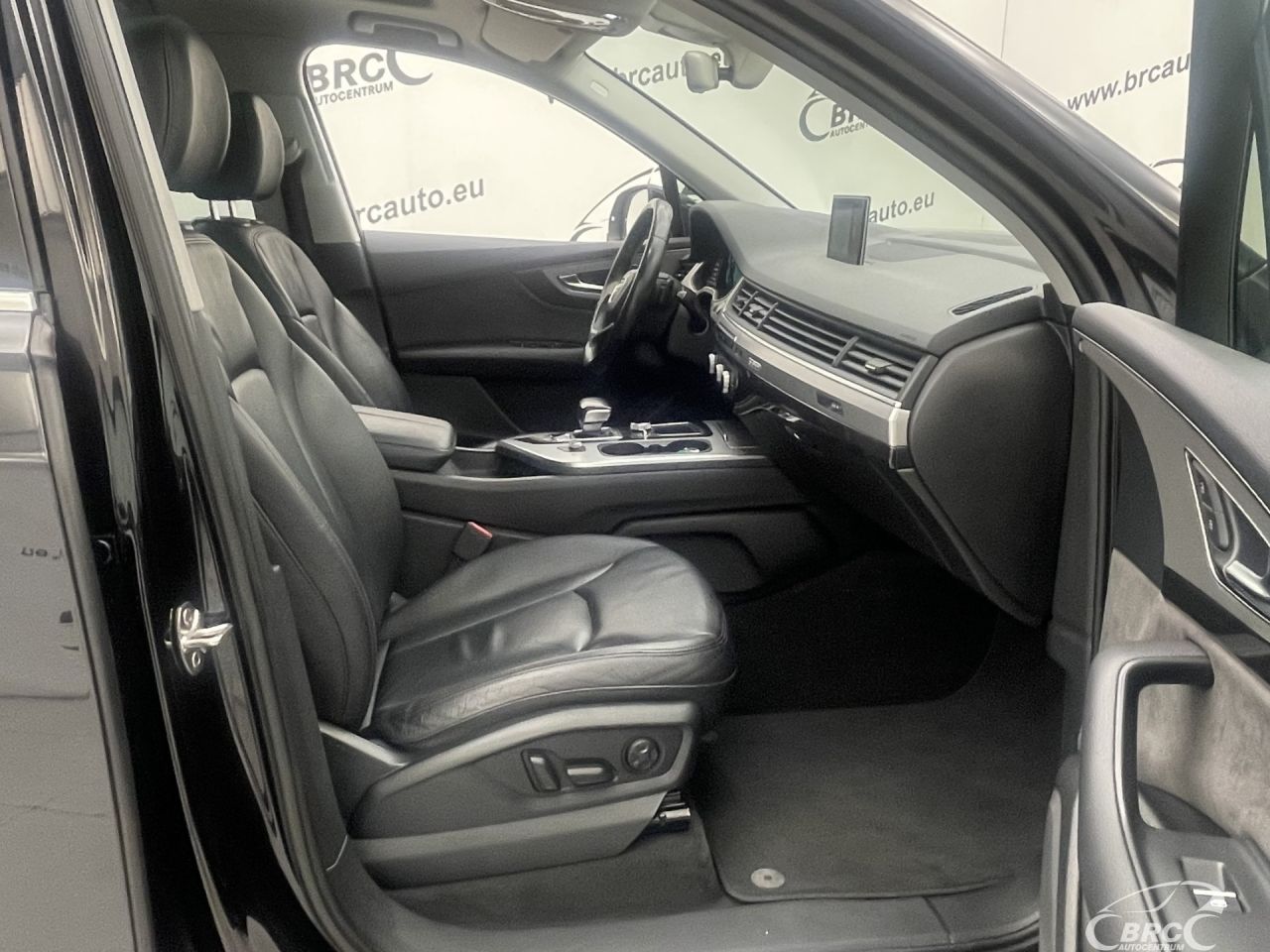 Audi Q7 | 3