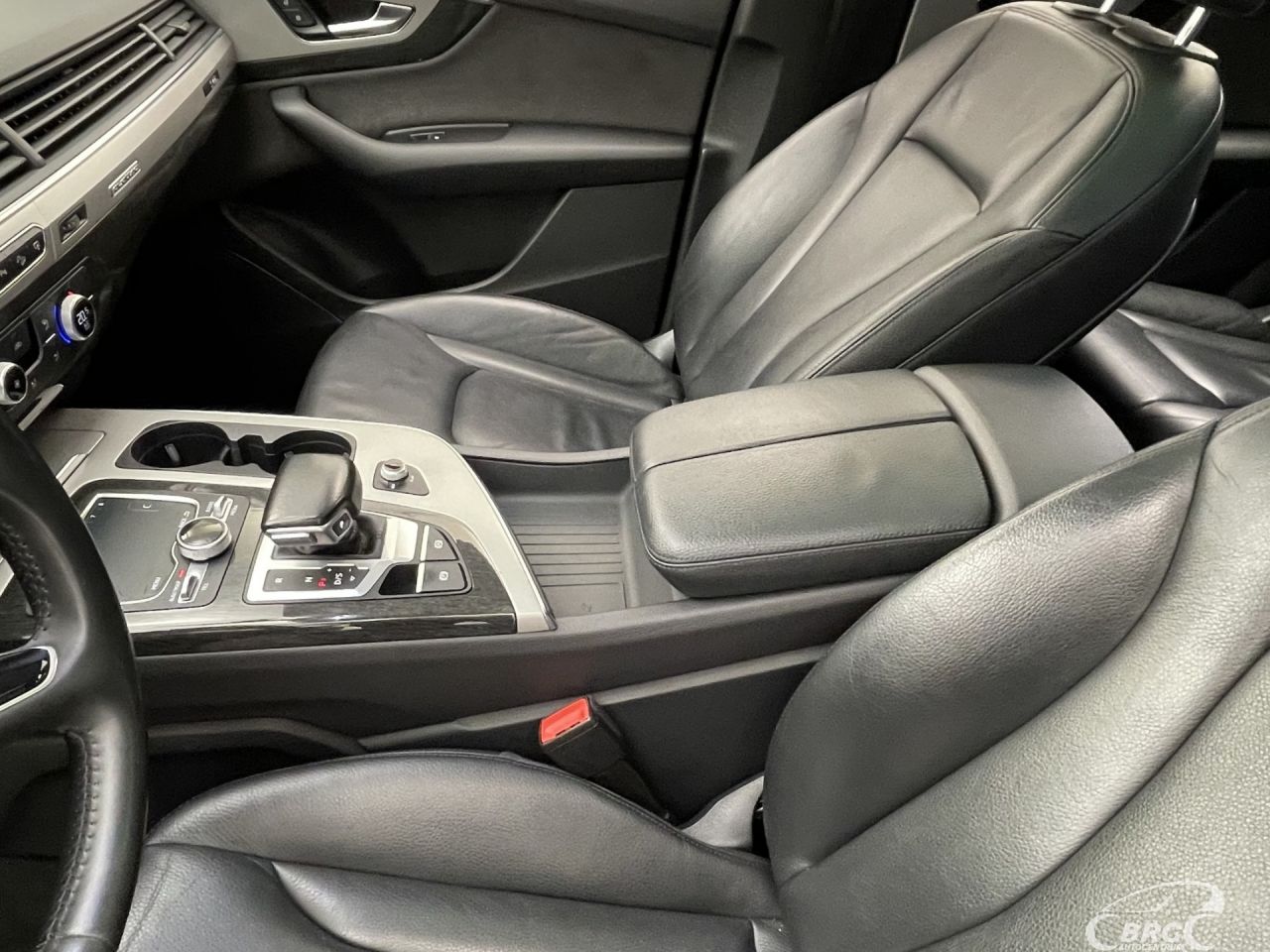 Audi Q7 | 22