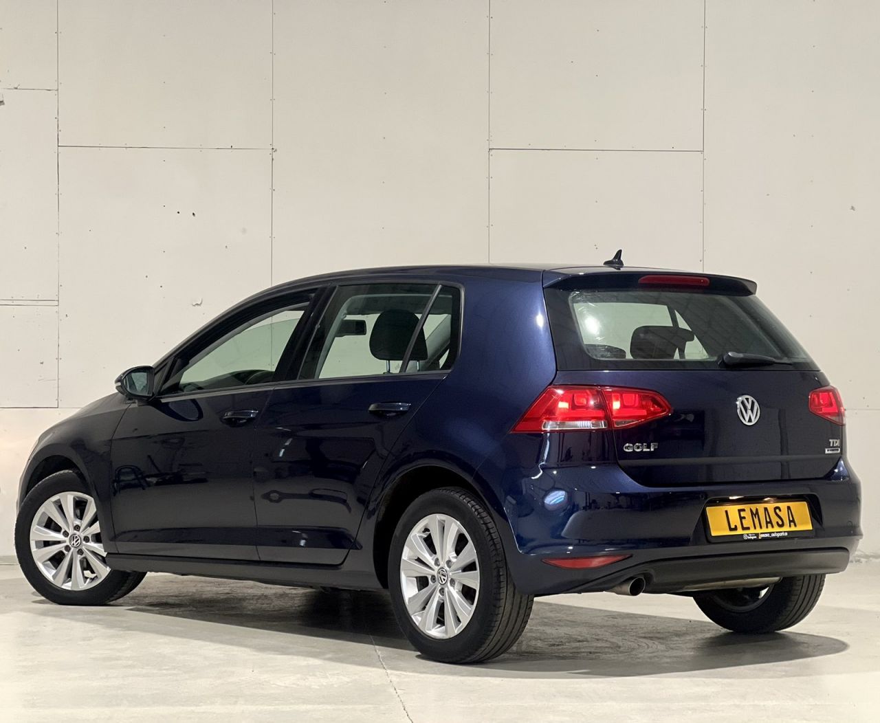 Volkswagen Golf | 3