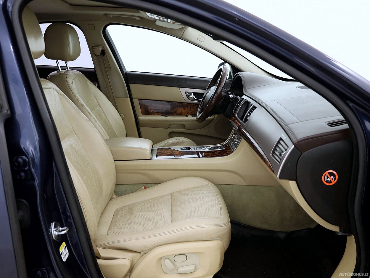 Jaguar XF | 5