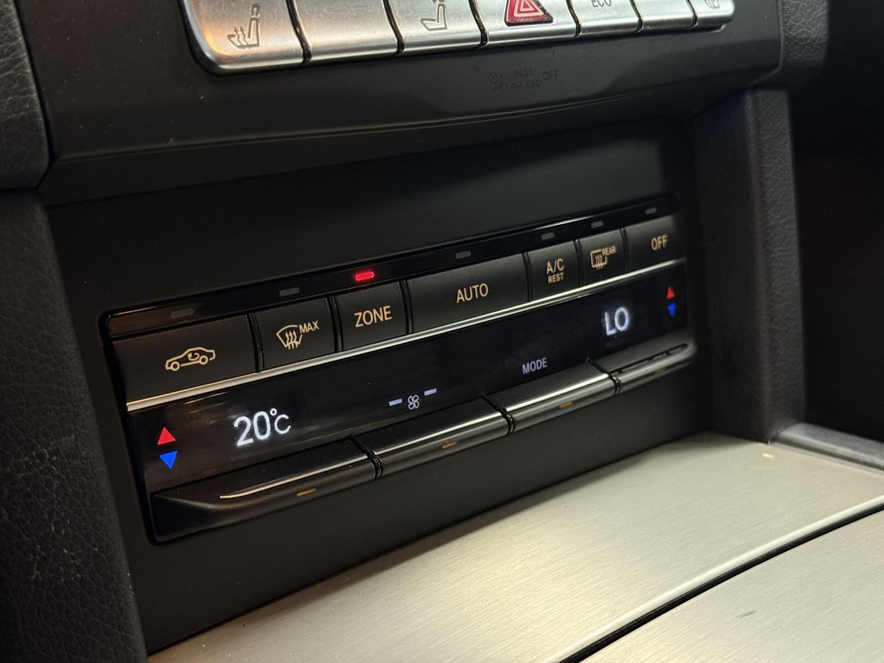 Mercedes-Benz E200 | 27