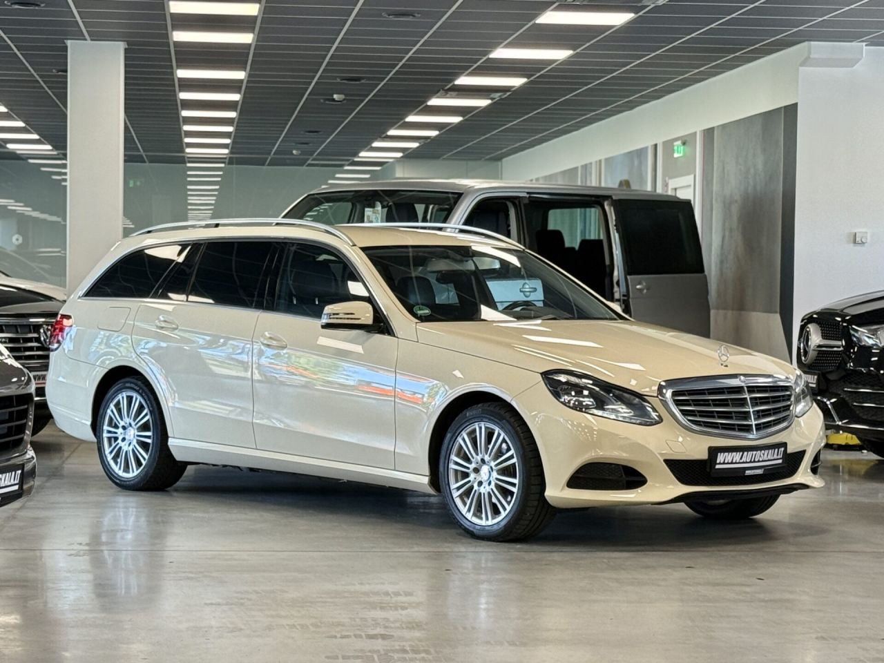 Mercedes-Benz E200 | 10