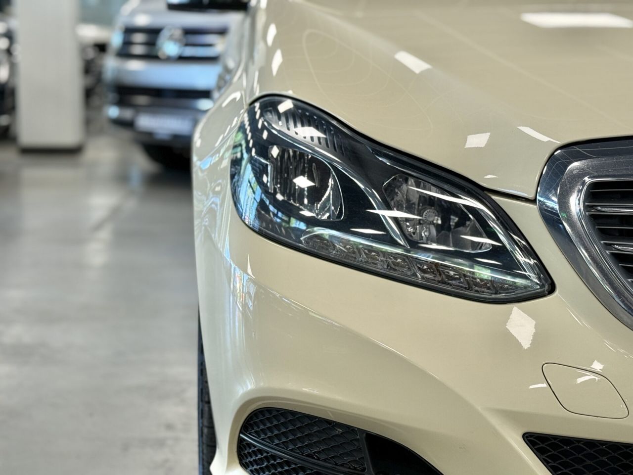 Mercedes-Benz E200 | 16