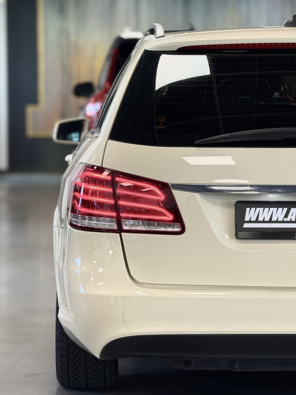 Mercedes-Benz E200 | 15