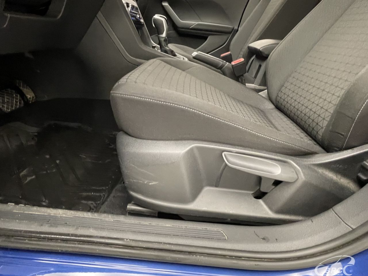 Volkswagen T-Cross | 35