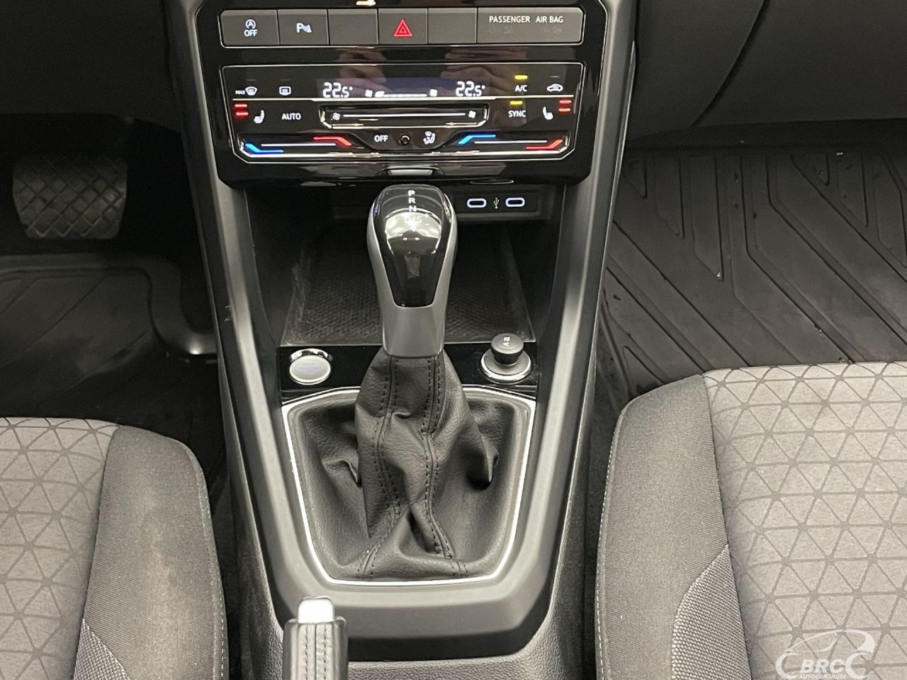 Volkswagen T-Cross | 28
