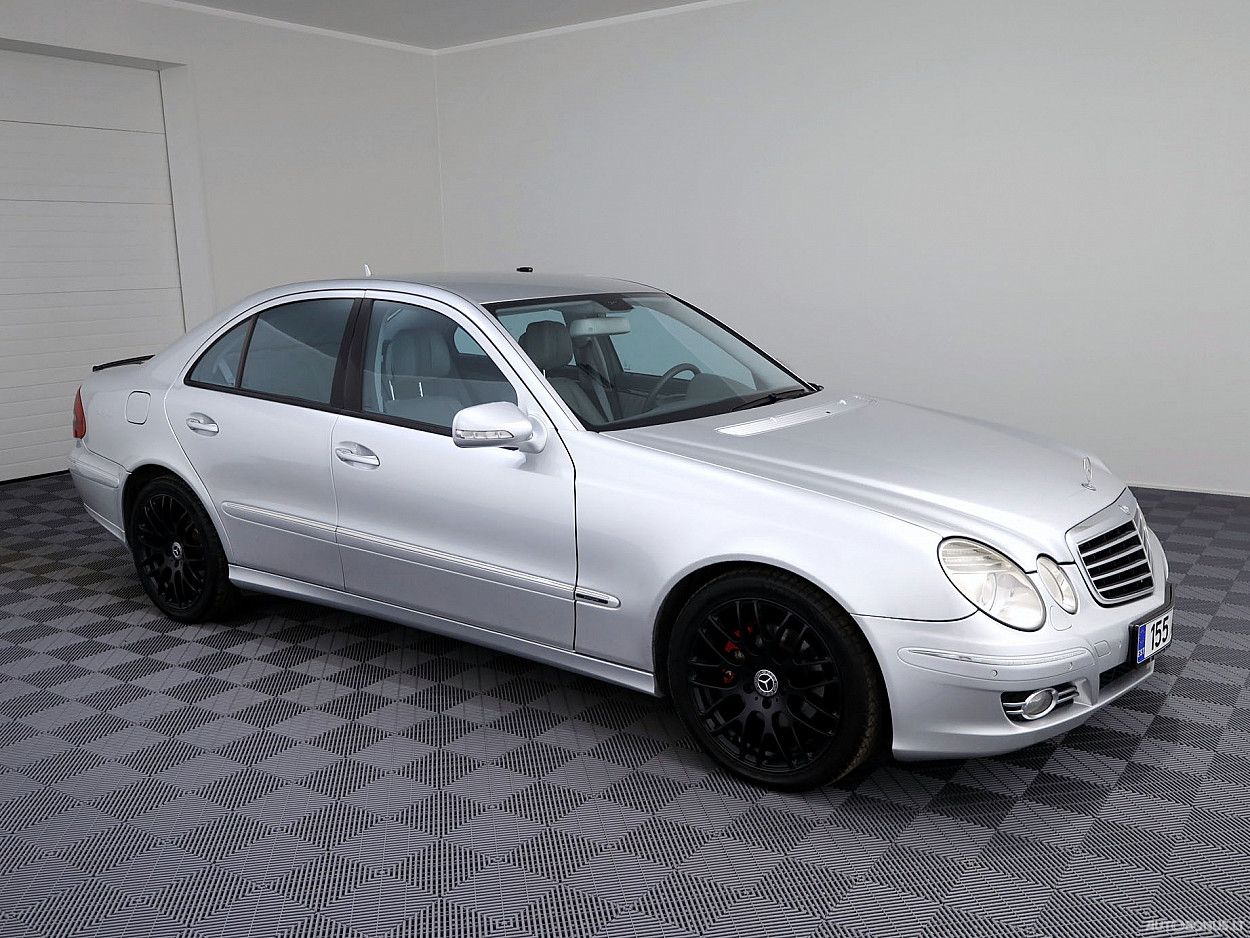 Mercedes-Benz E320