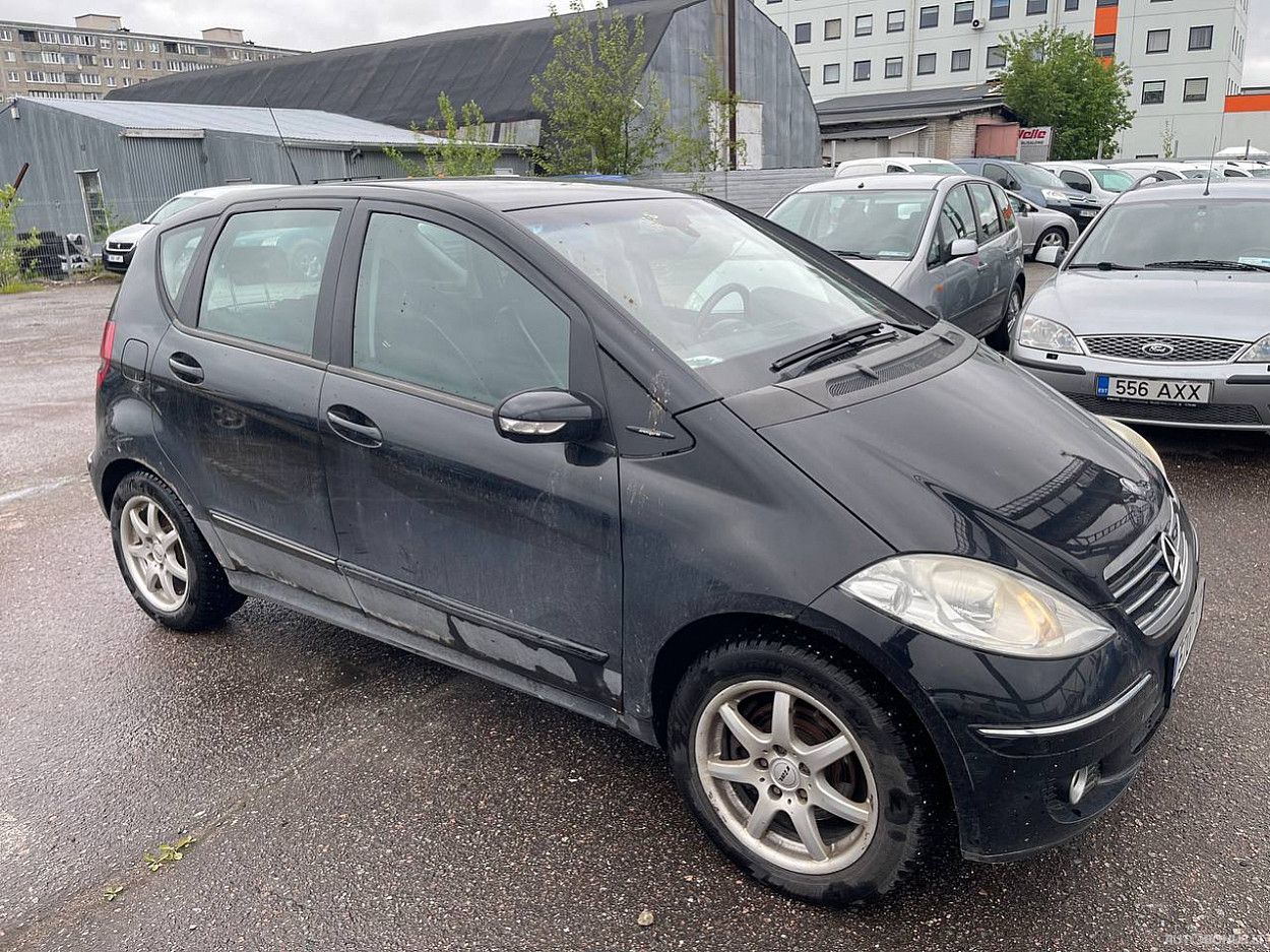 Mercedes-Benz A200