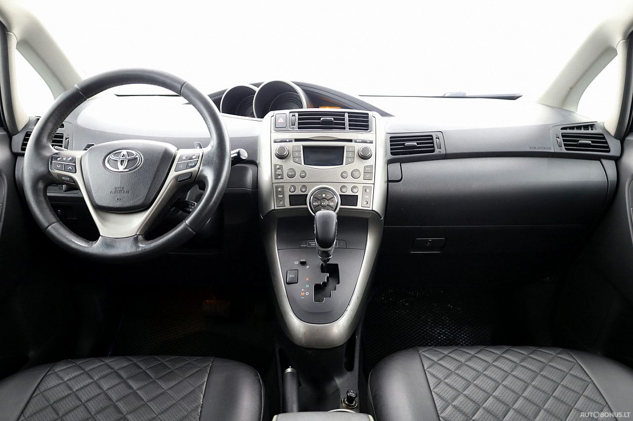 Toyota Verso | 4