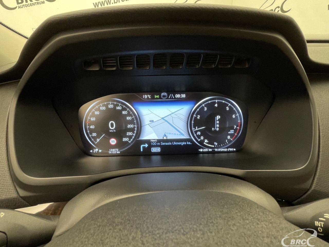 Volvo XC90 | 33